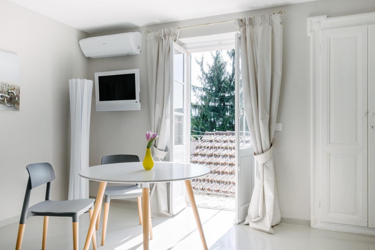 Charming Moment Di Villa Porta - Borgo Antico ลุยโน ภายนอก รูปภาพ